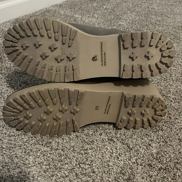 Dolce Vita gray lug sole boots - Picture 5 of 5